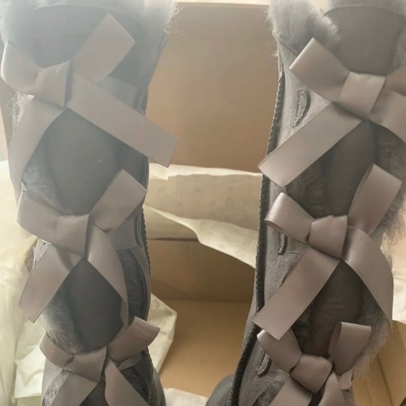 NIB UGG Bailey Bow Tall Triplet Grey HTF - Picture 7 of 8